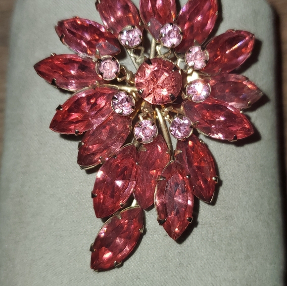 Vintage Estate Juliana Brooch Pin - Picture 3 of 8